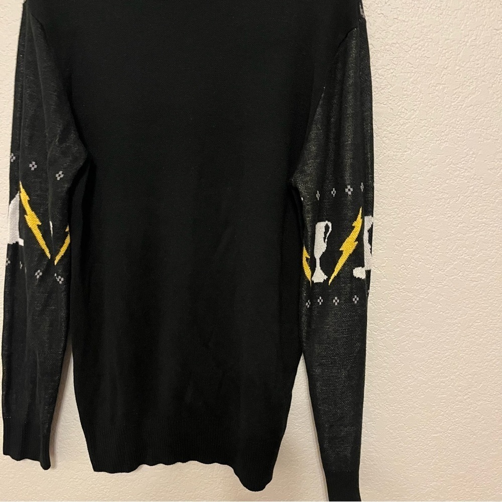 Box Lunch Harry Potter Wizarding World Quidditch Hedwig Golden Snitch Sweater - Picture 15 of 15